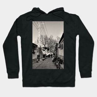 In Beijing's alleyway-under the wire Hoodie